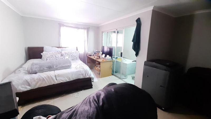 2 Bedroom Property for Sale in Blackheath Industrial Western Cape